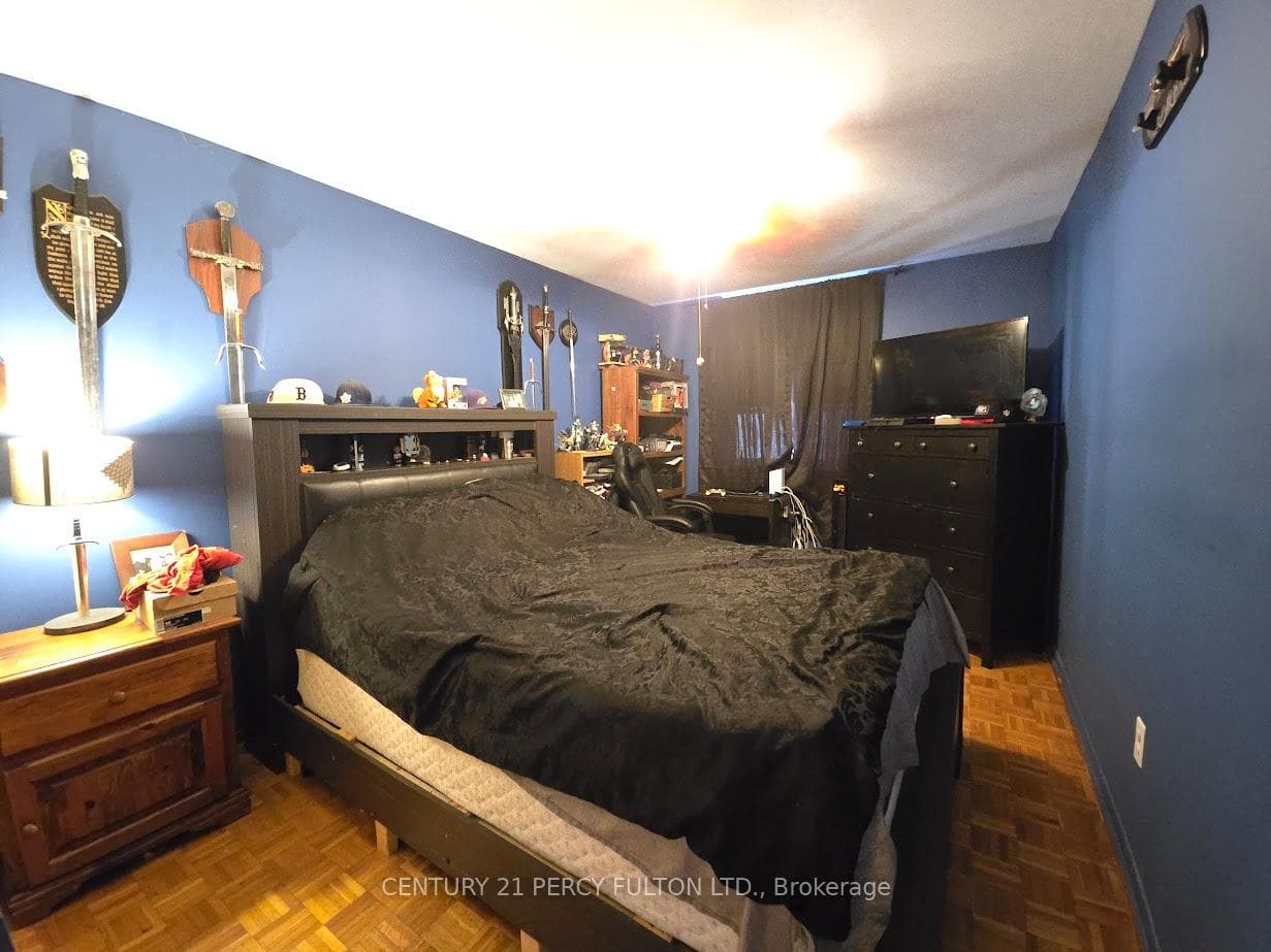 3420 Eglinton Avenue Unit 804 photo 11