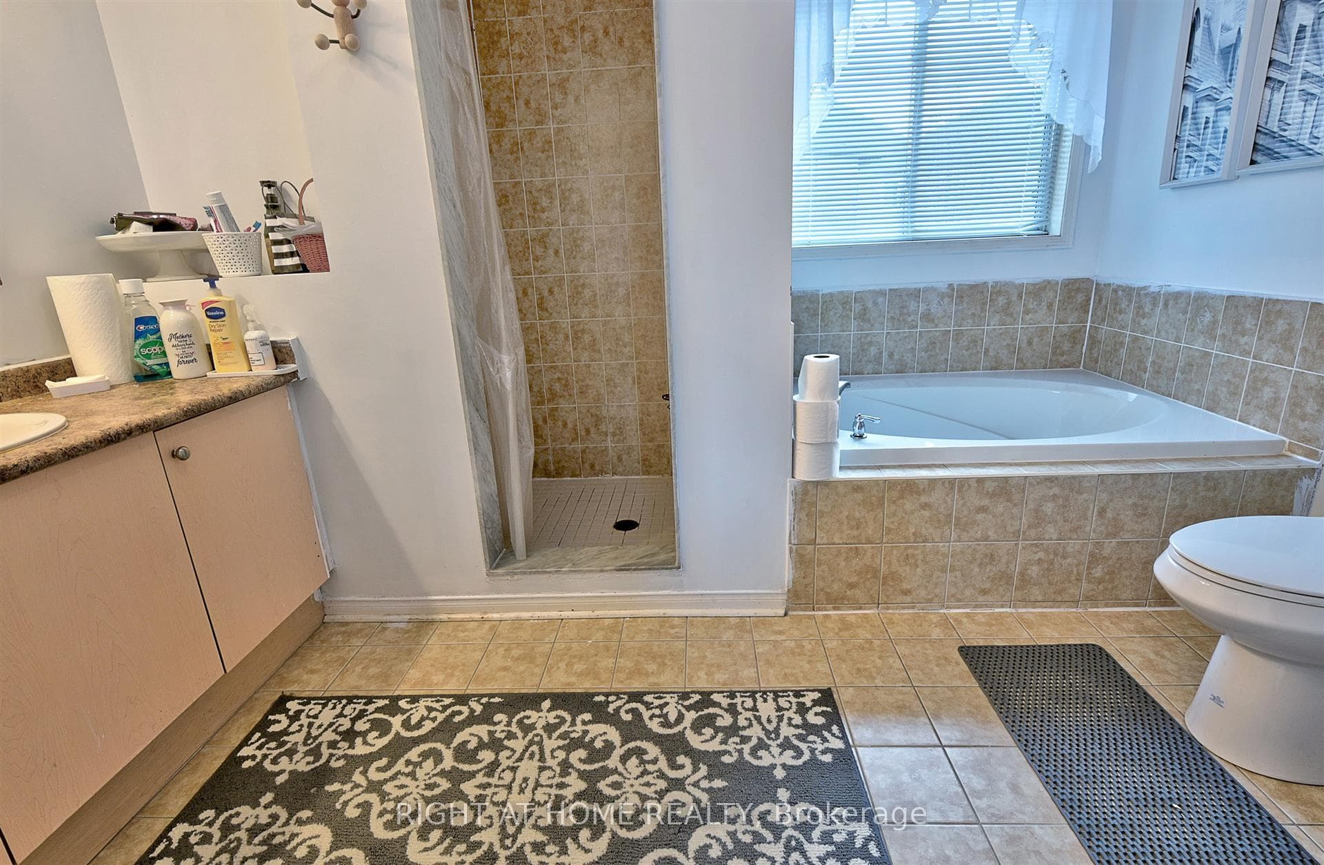 1032 Langford Street photo 13
