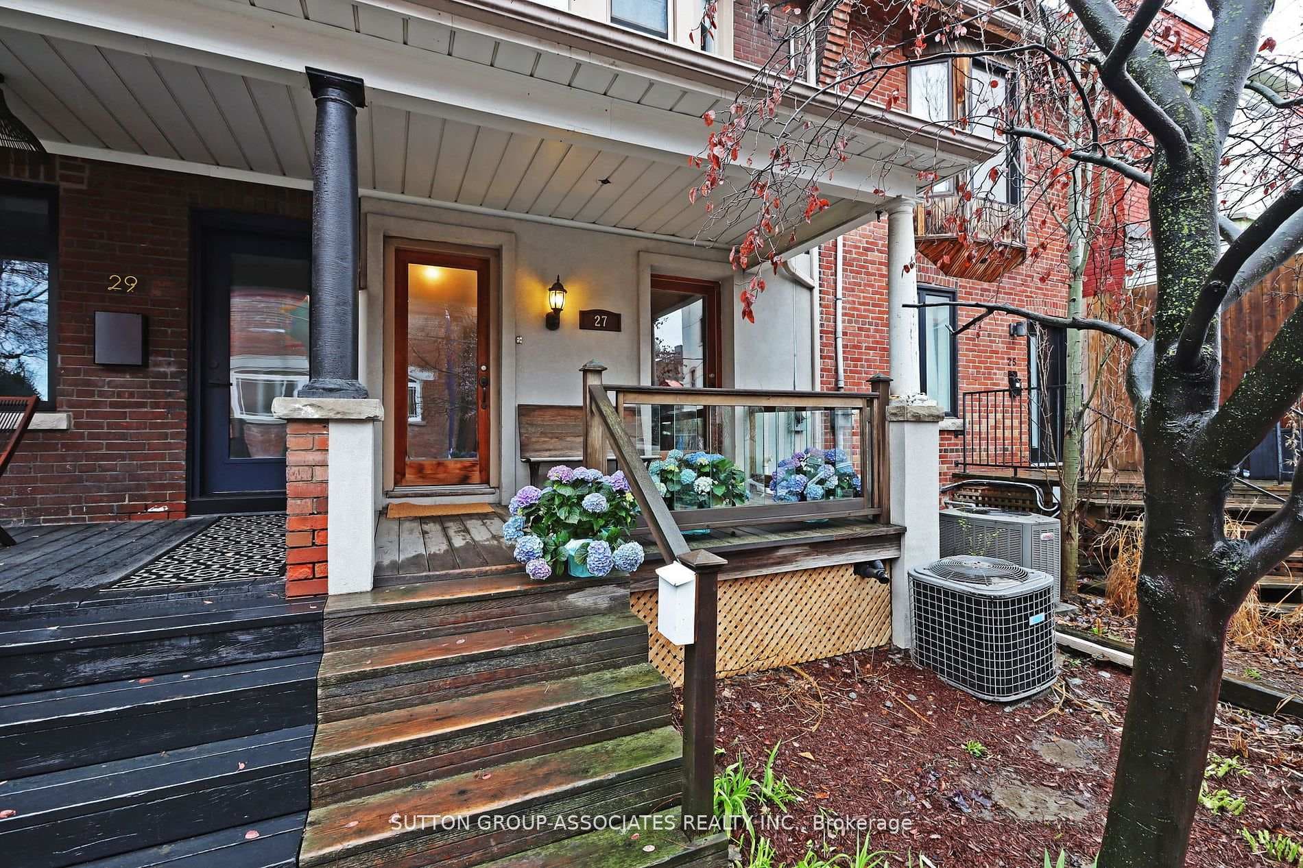 27 Heintzman Street photo 3