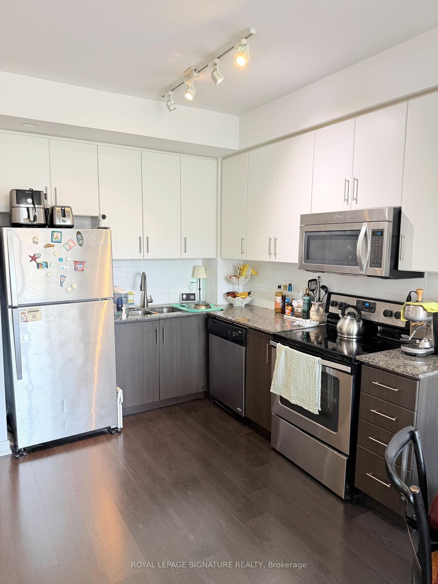 8 Fieldway Road Unit 215 photo 5