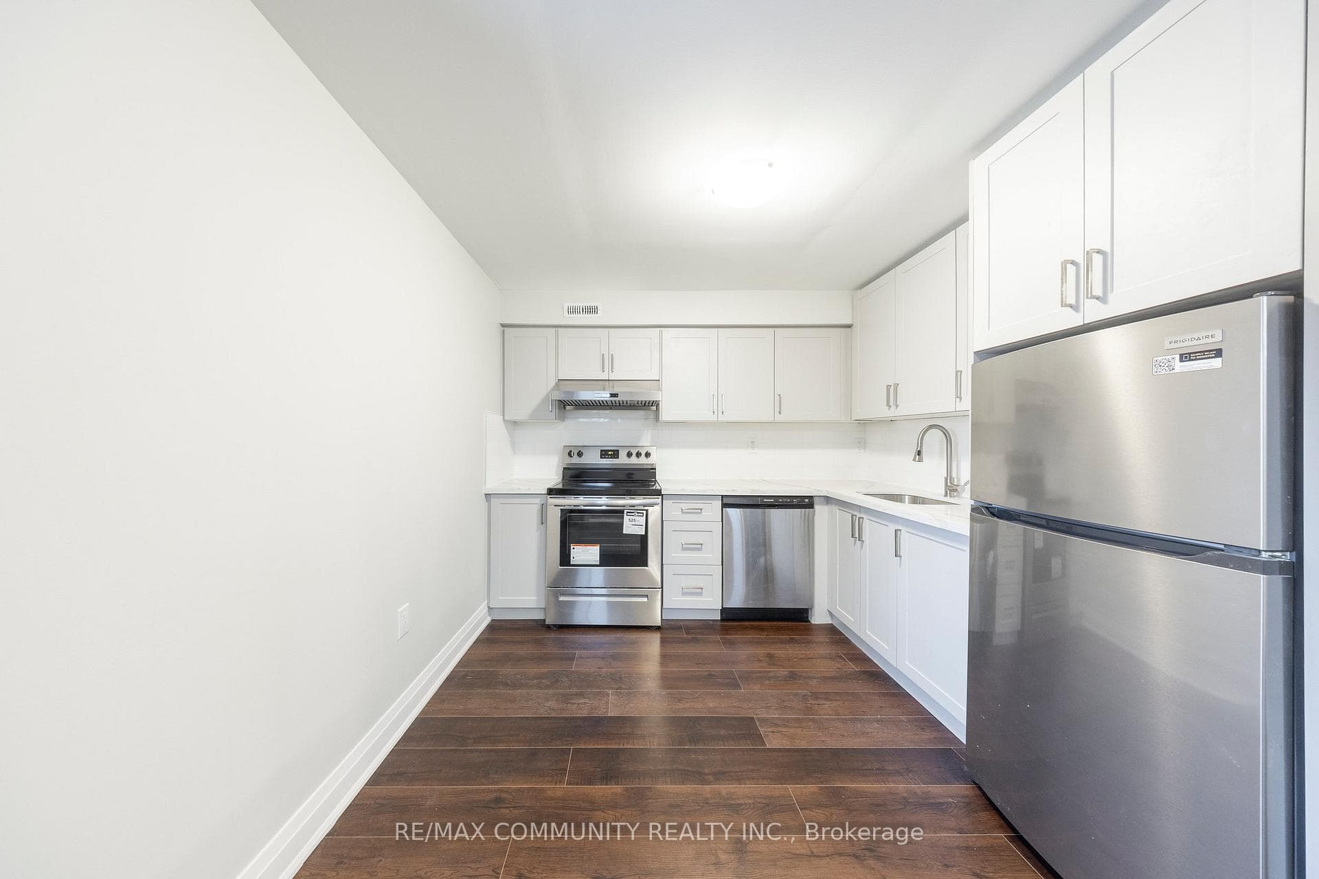 1089 Orenda Street photo 8