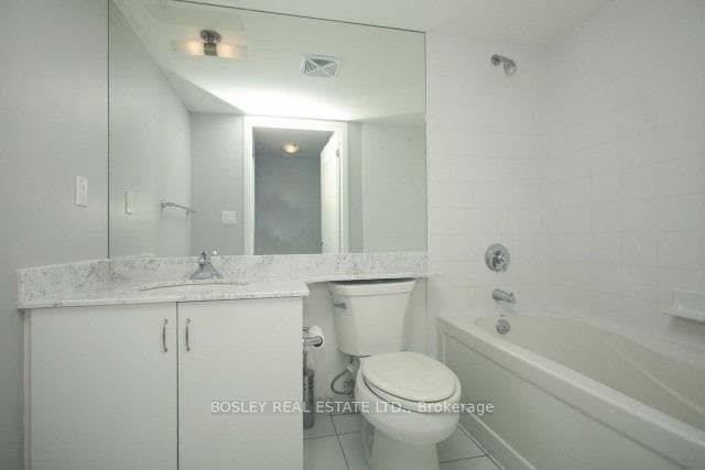 209 Fort York Boulevard Unit 468 photo 12
