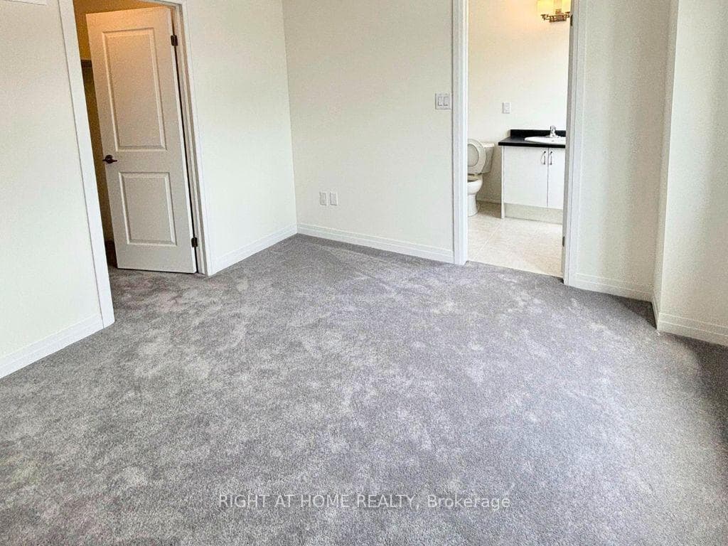 95 Hitchman Street photo 21