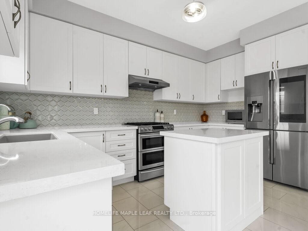 35 Dotchson Avenue photo 16