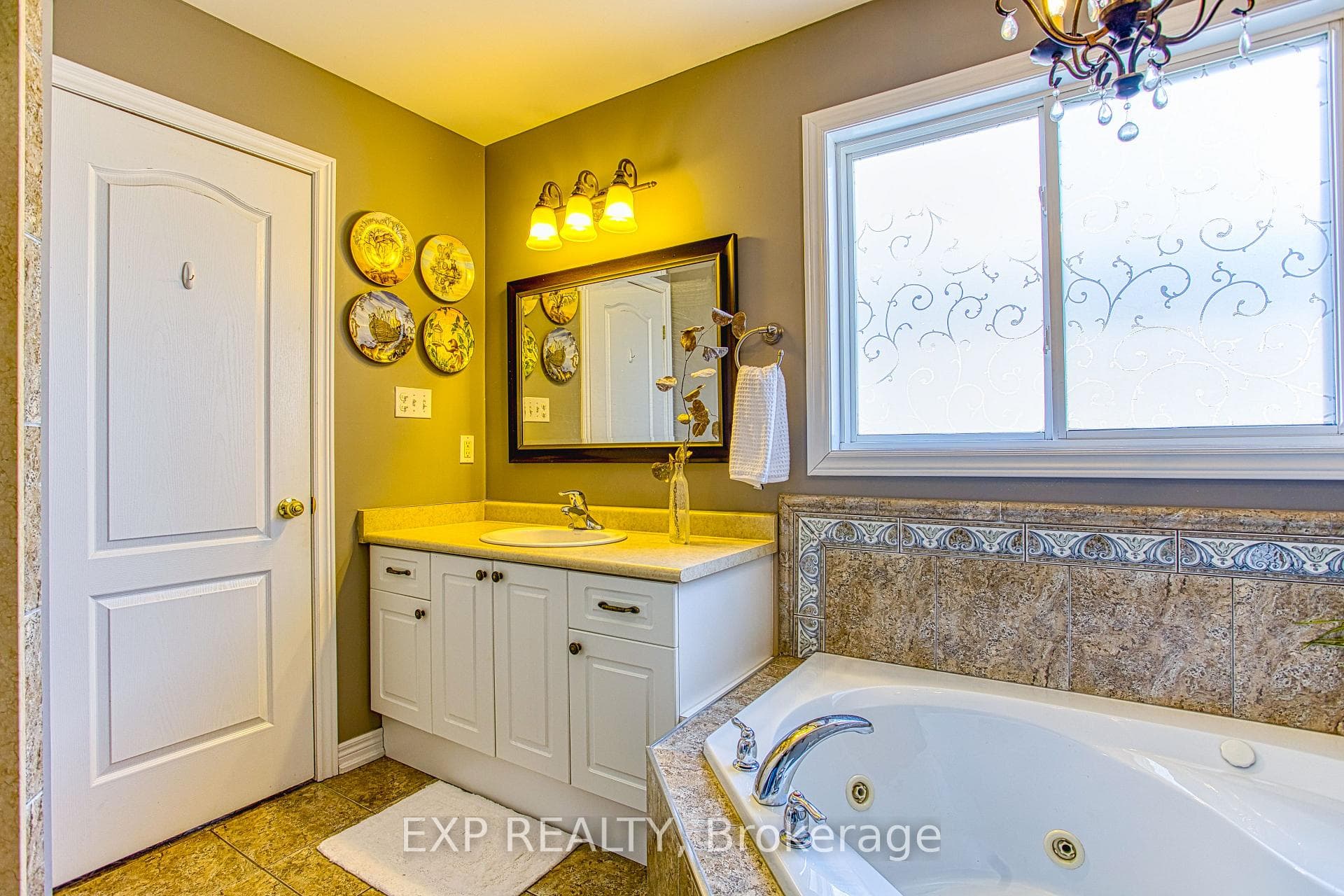 52 Biggs Avenue photo 33