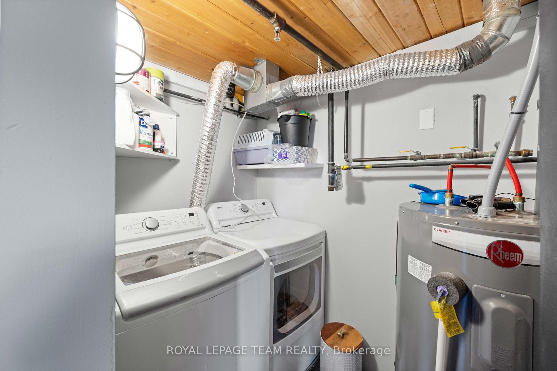 589 Rideau Street Unit 404 photo 37