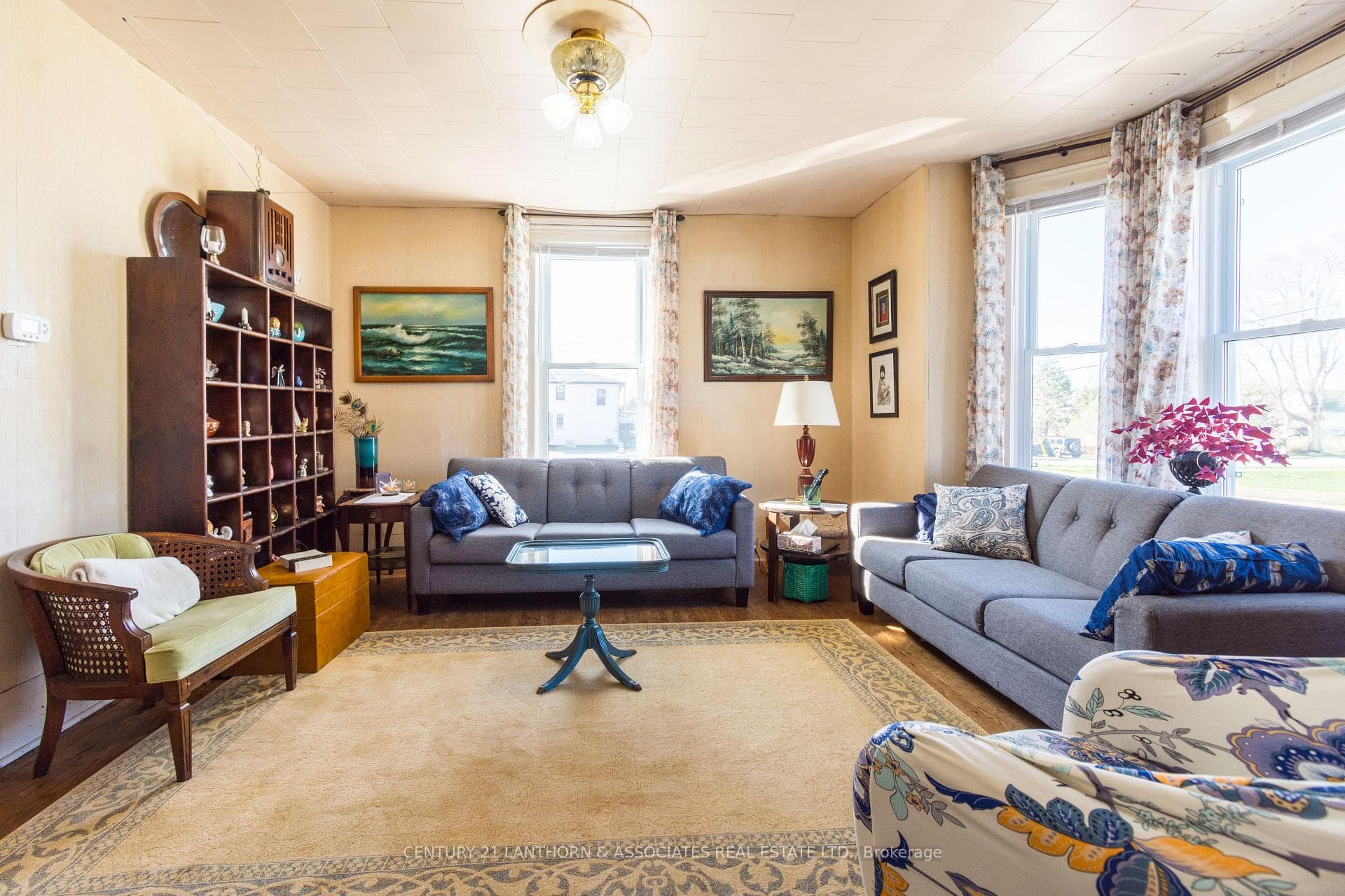 275 Dufferin Avenue photo 6