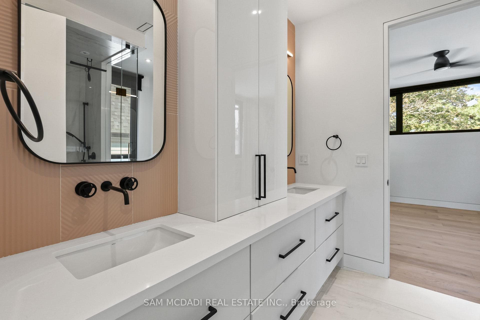 2186 Harcourt Crescent photo 31