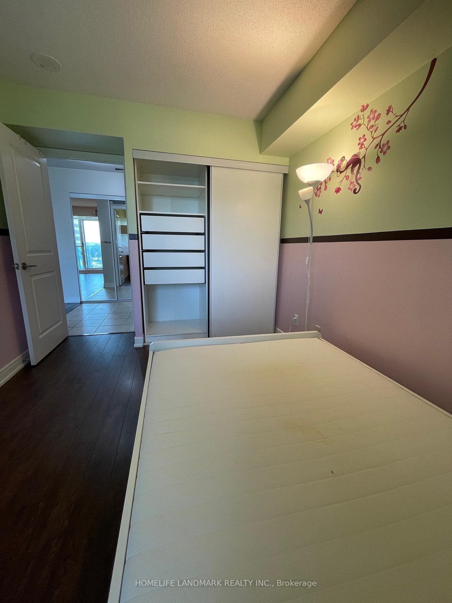35 Bales Avenue Unit 806 photo 14