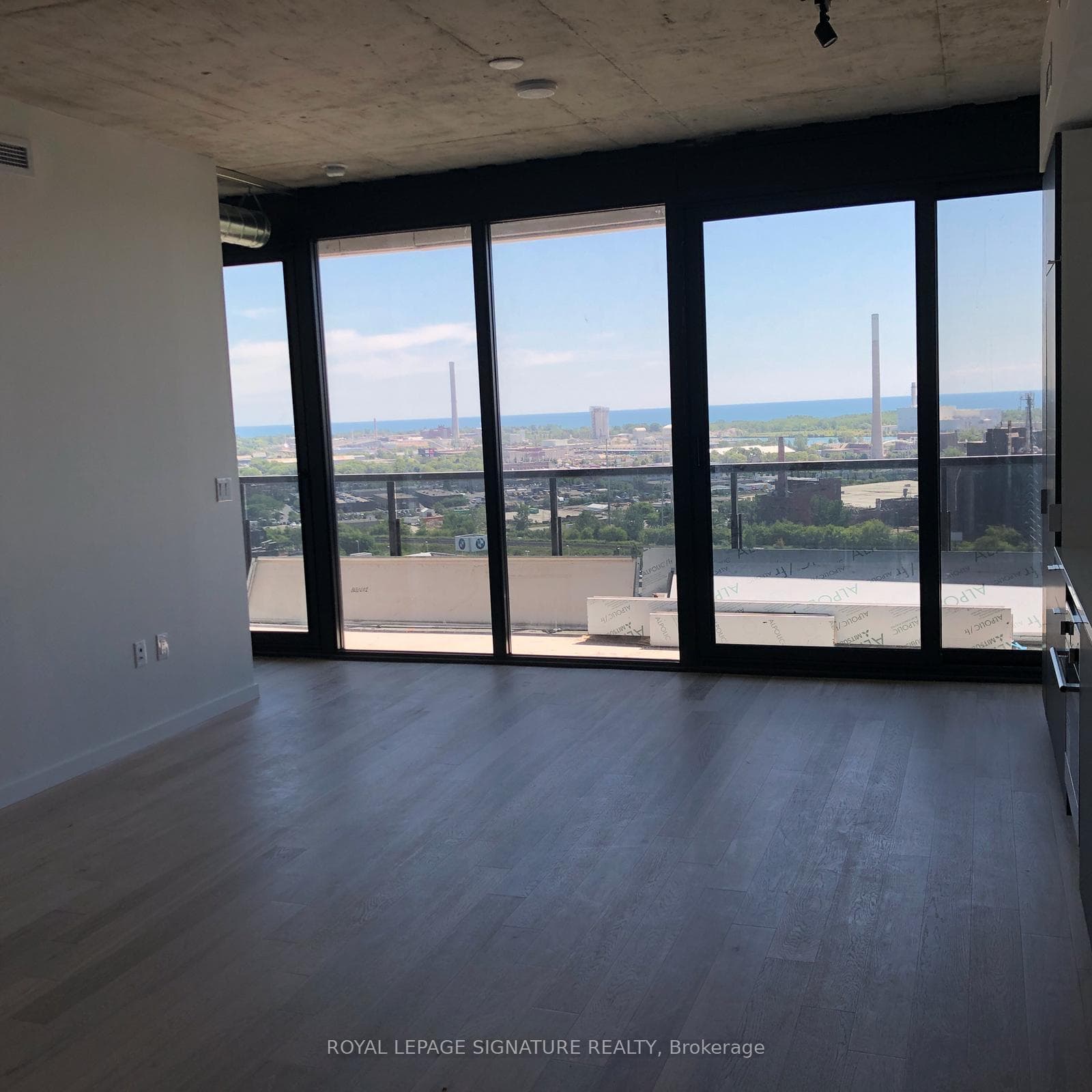 170 Bayview Avenue Unit 2007 photo 2