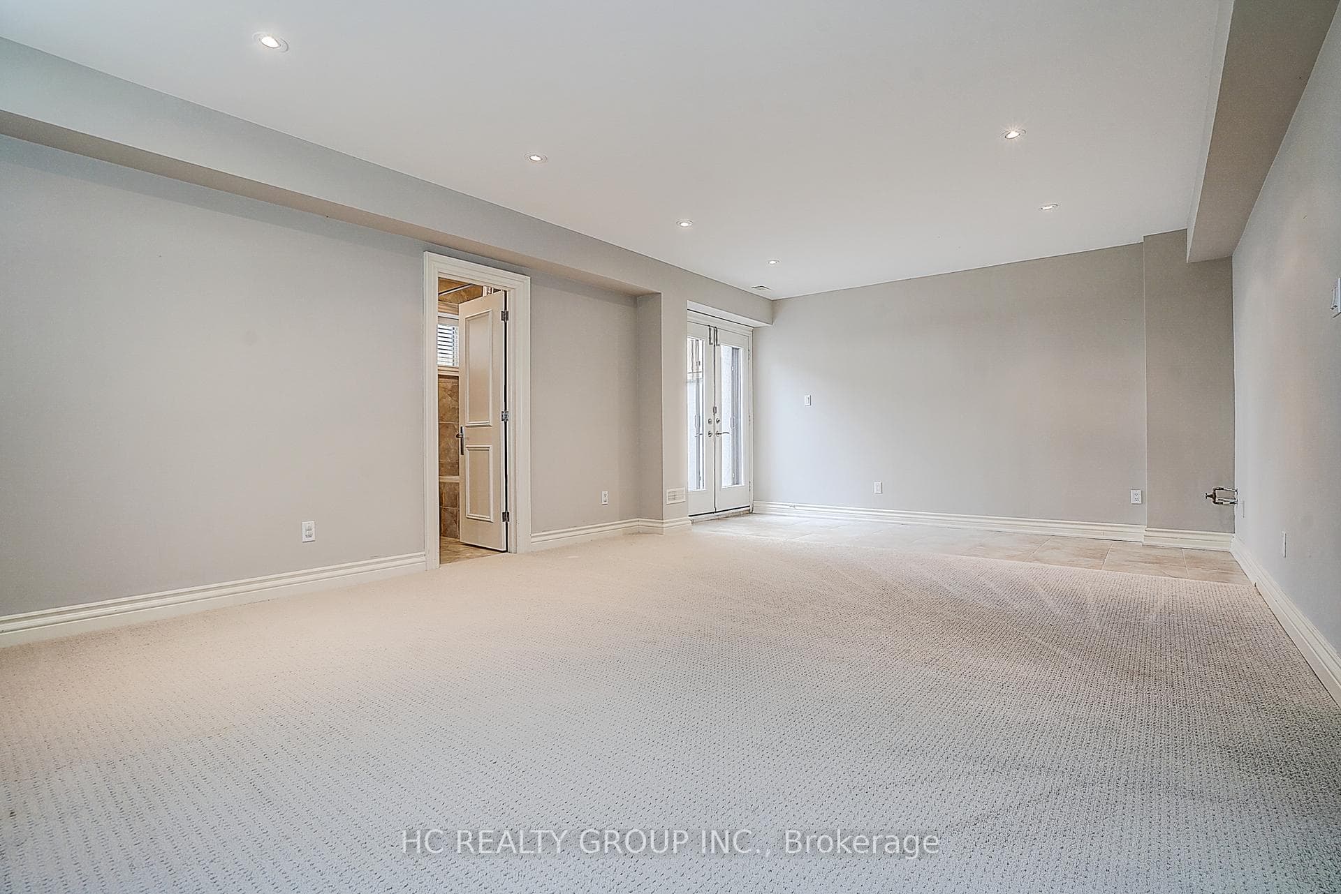 546 Melrose Avenue photo 36