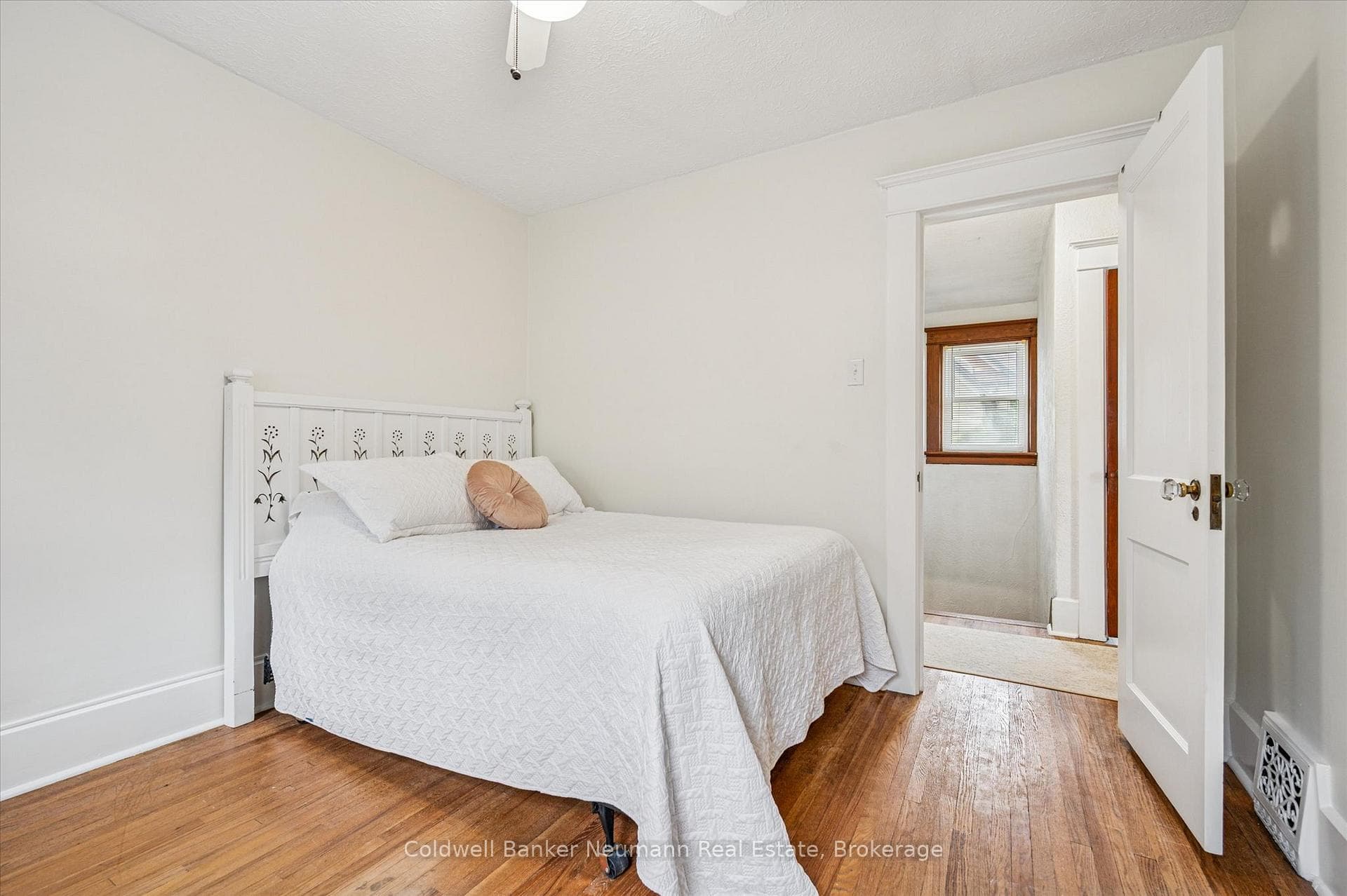 39 Agnes Street photo 12