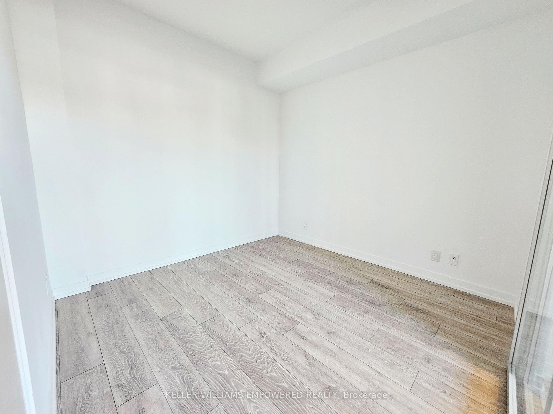 2020 Bathurst Street Unit 623 photo 8