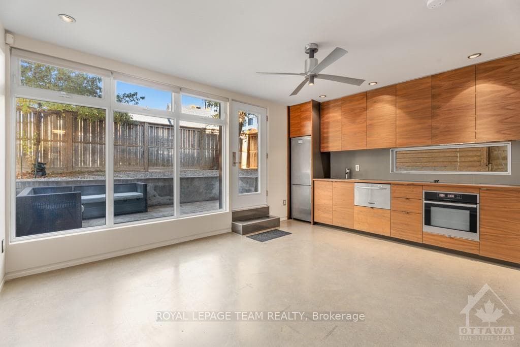 37 ECCLES Street photo 23