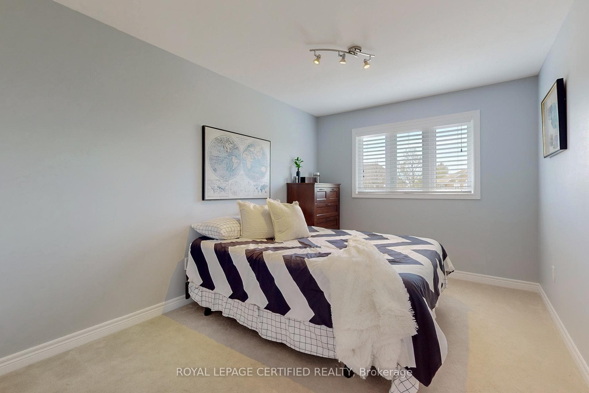 10 Ironhorse Crescent photo 24