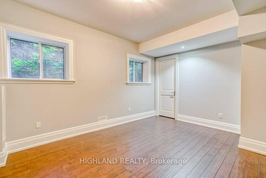 150 Oliver Place photo 32