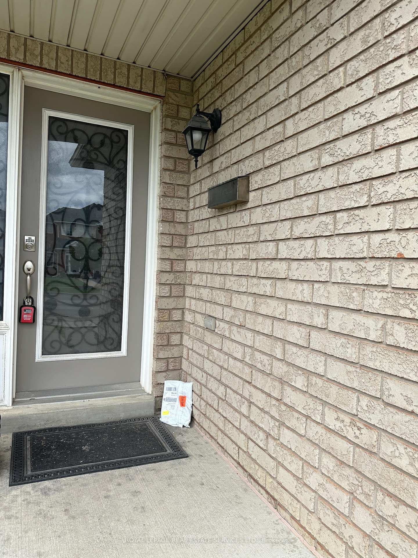 573 Kaiser Drive photo 2