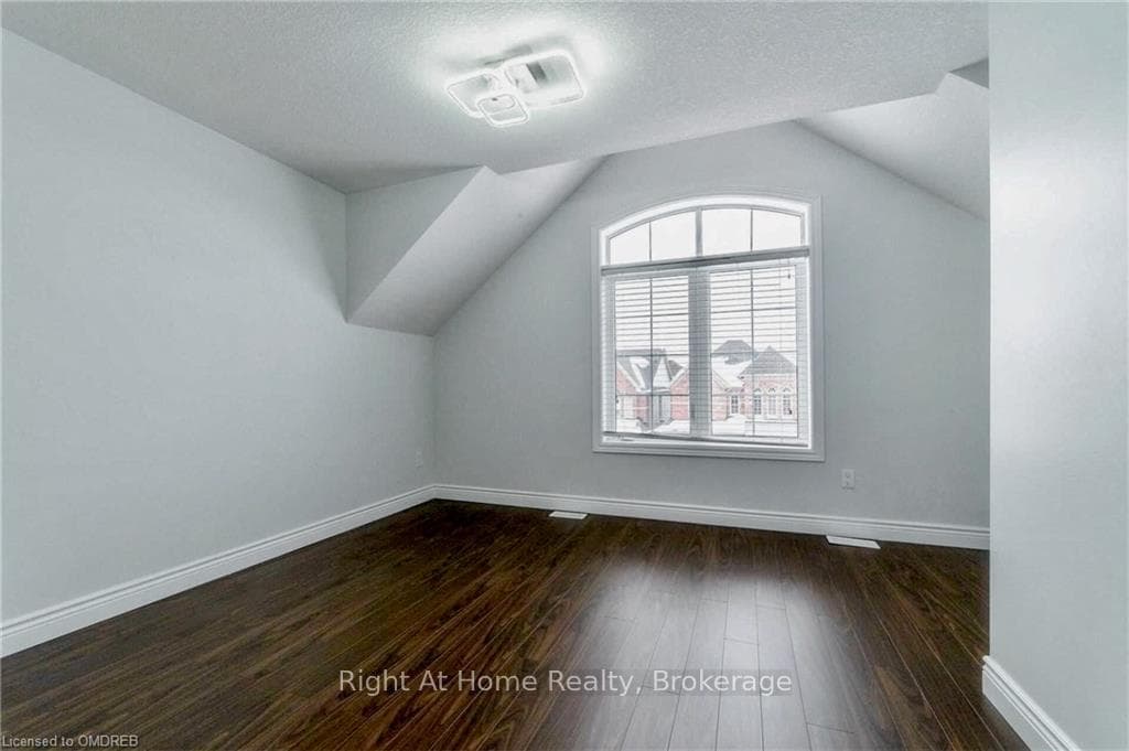 66 KNOTTY PINE Avenue photo 13