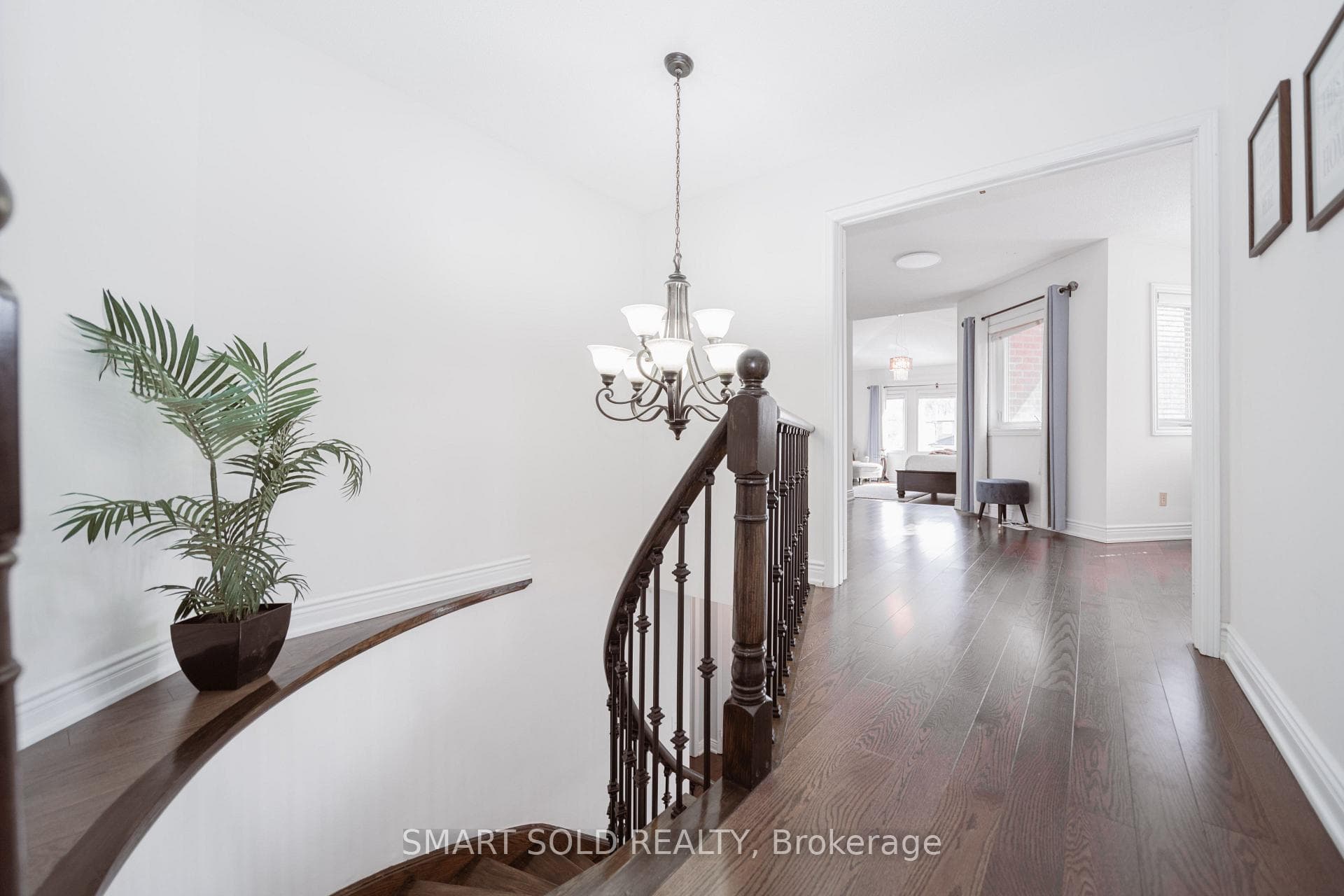 290 Greenock Drive photo 19