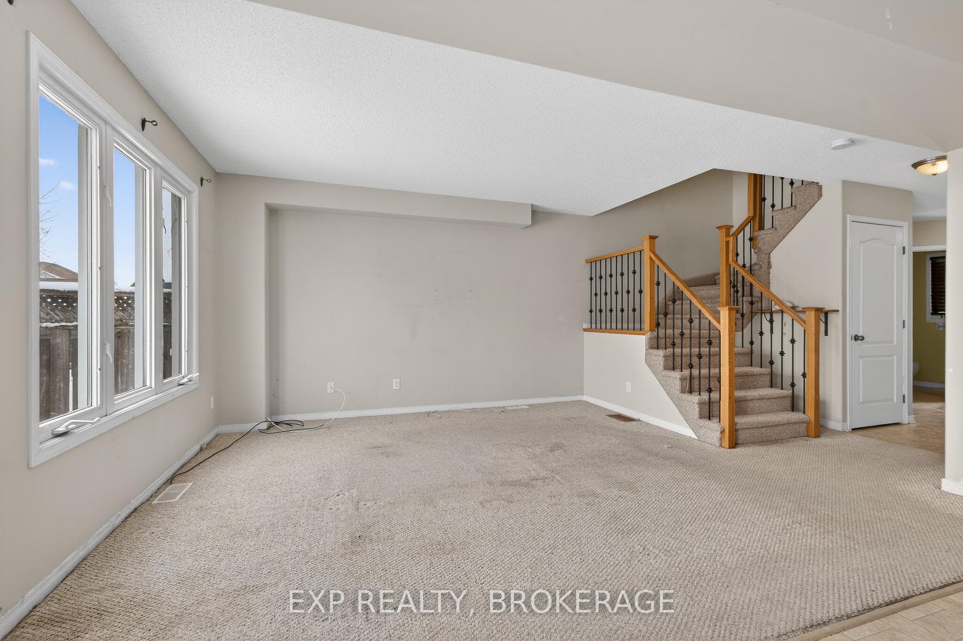 504 ST MARTHA Street photo 5