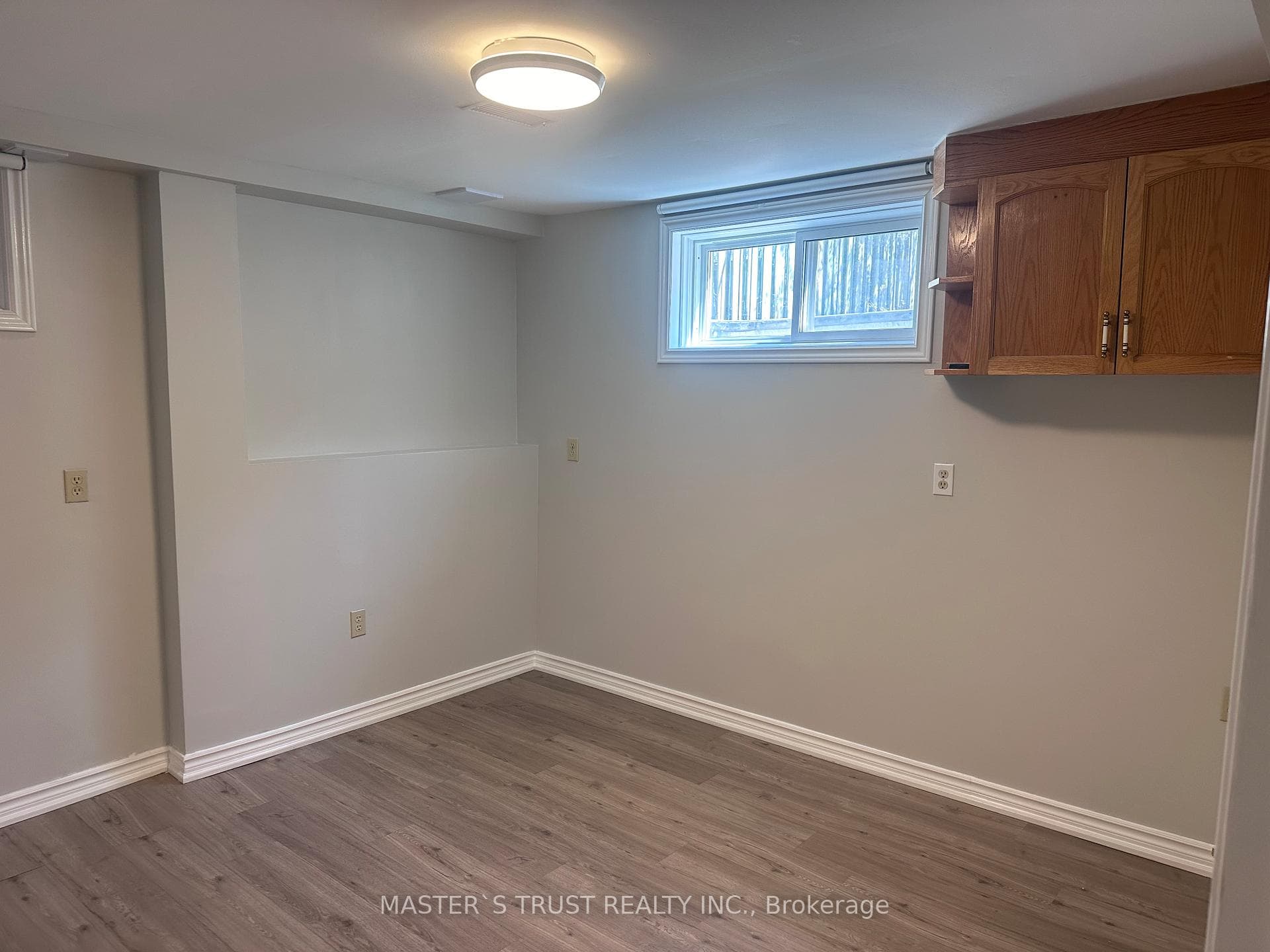 125 Purcell (Basement) Square photo 9