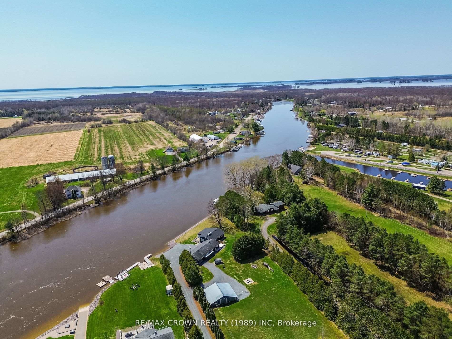 790 Lalande Road photo 9