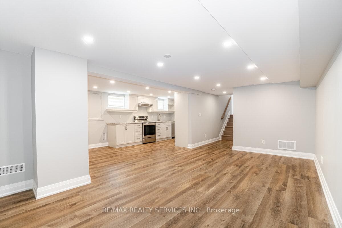 156 Vodden Street photo 19