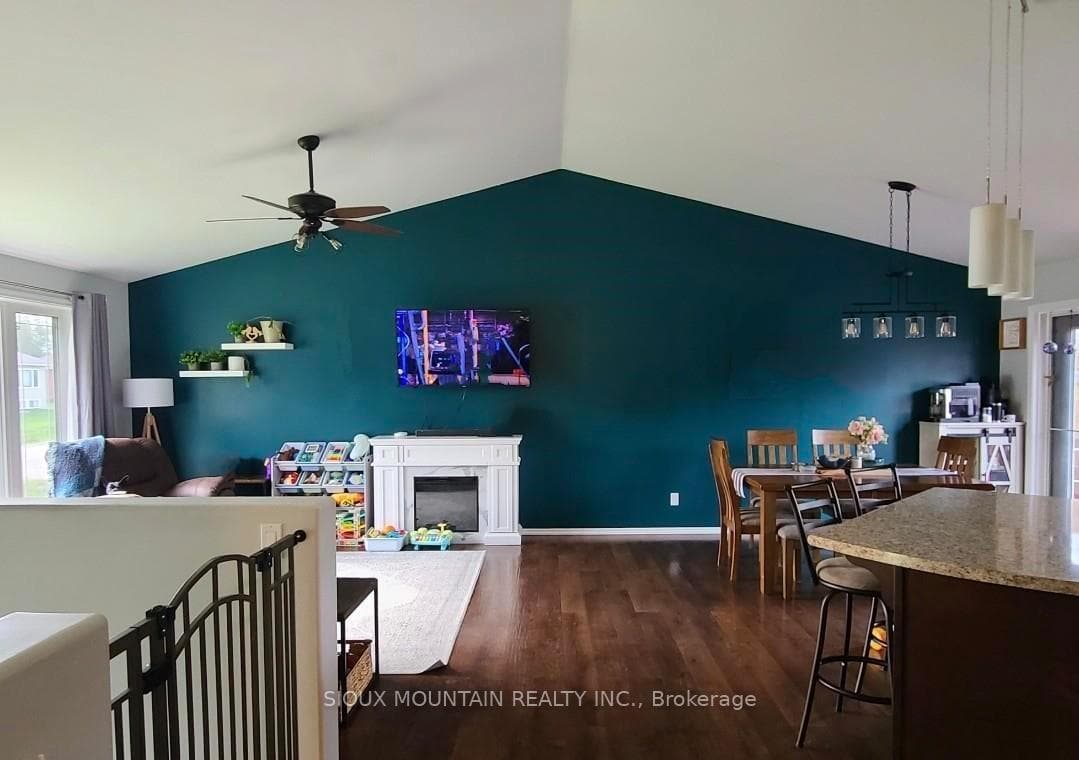 22 Aspen Drive photo 2