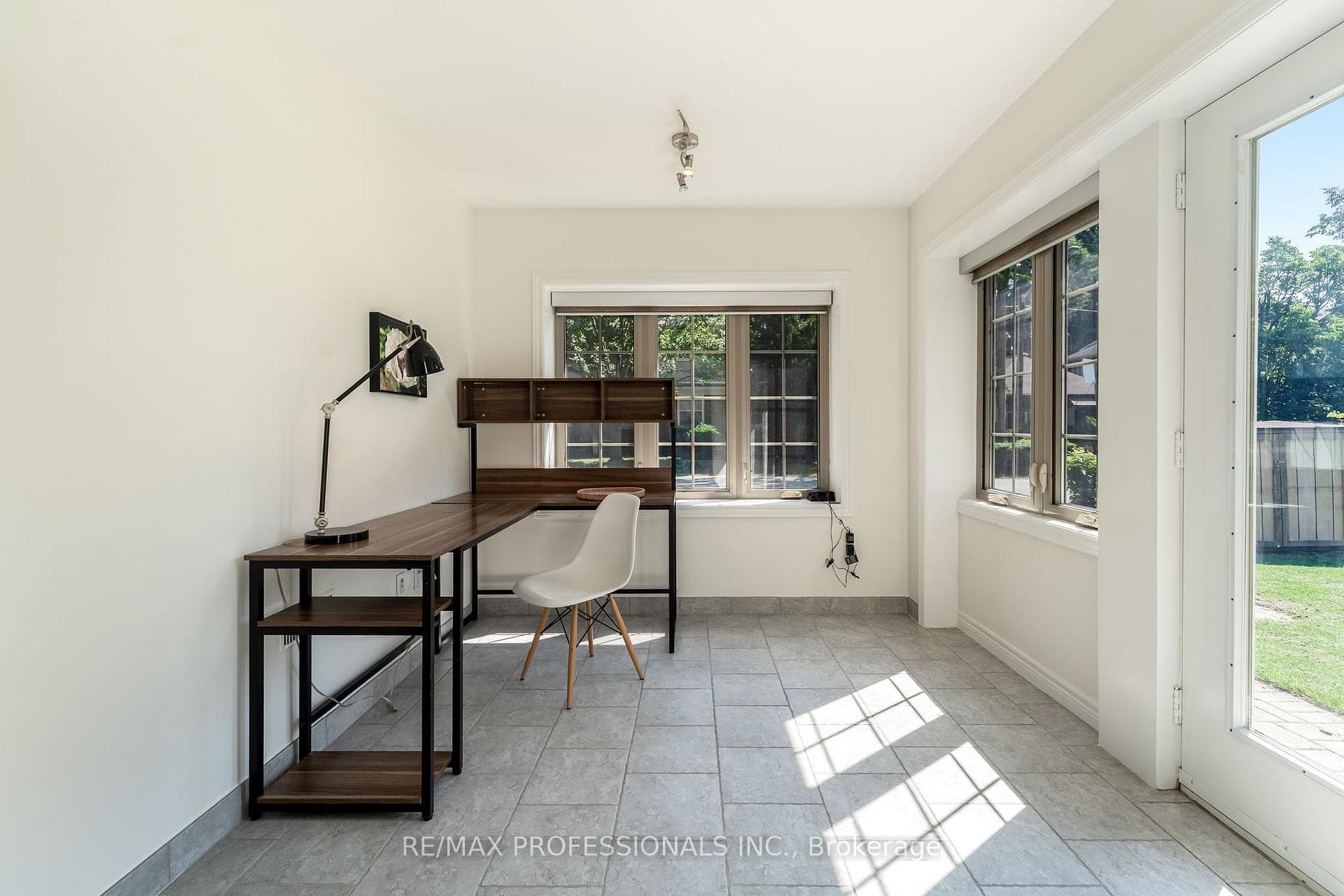 34 Monkton Avenue photo 28