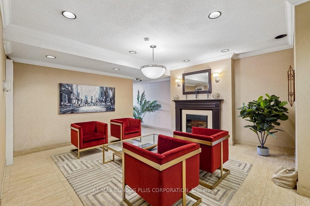 250 Scarlett Road Unit 1307 photo 3