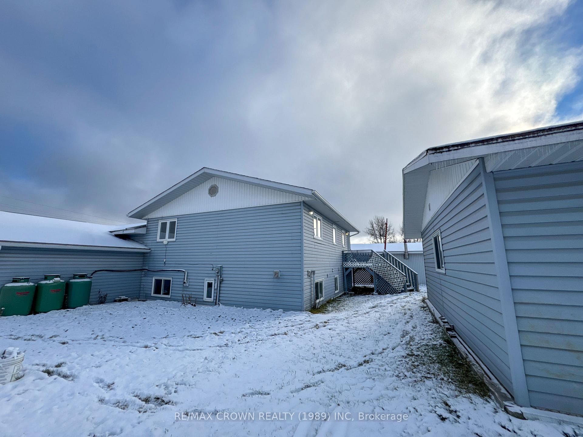 129 Front Street photo 38