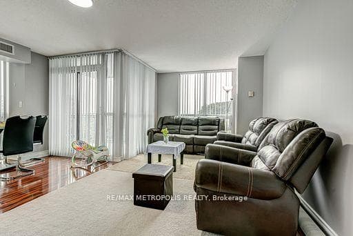 88 Grangeway Avenue Unit 609 photo 4
