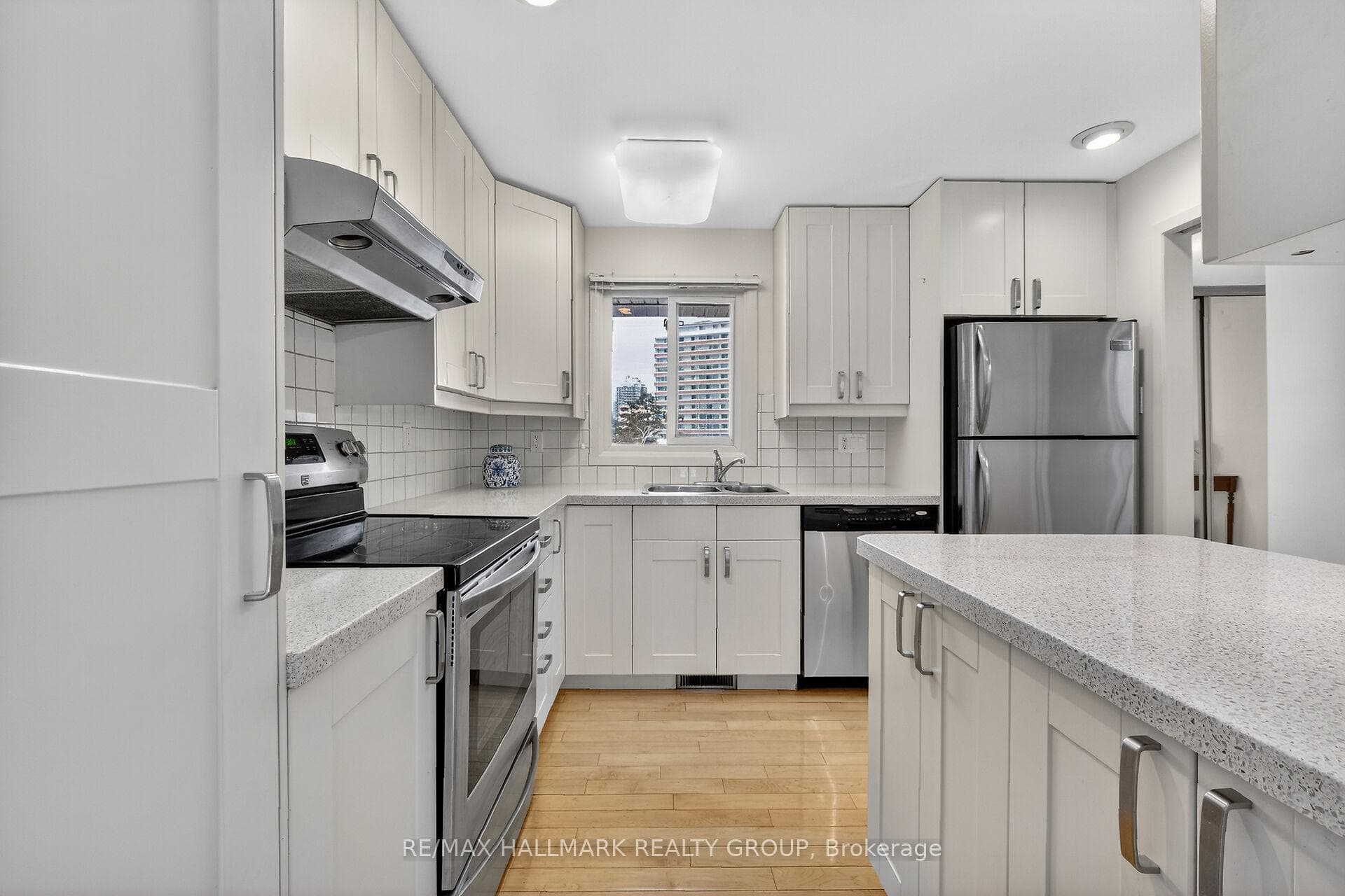 1111 Ambleside Drive Unit 13 photo 4