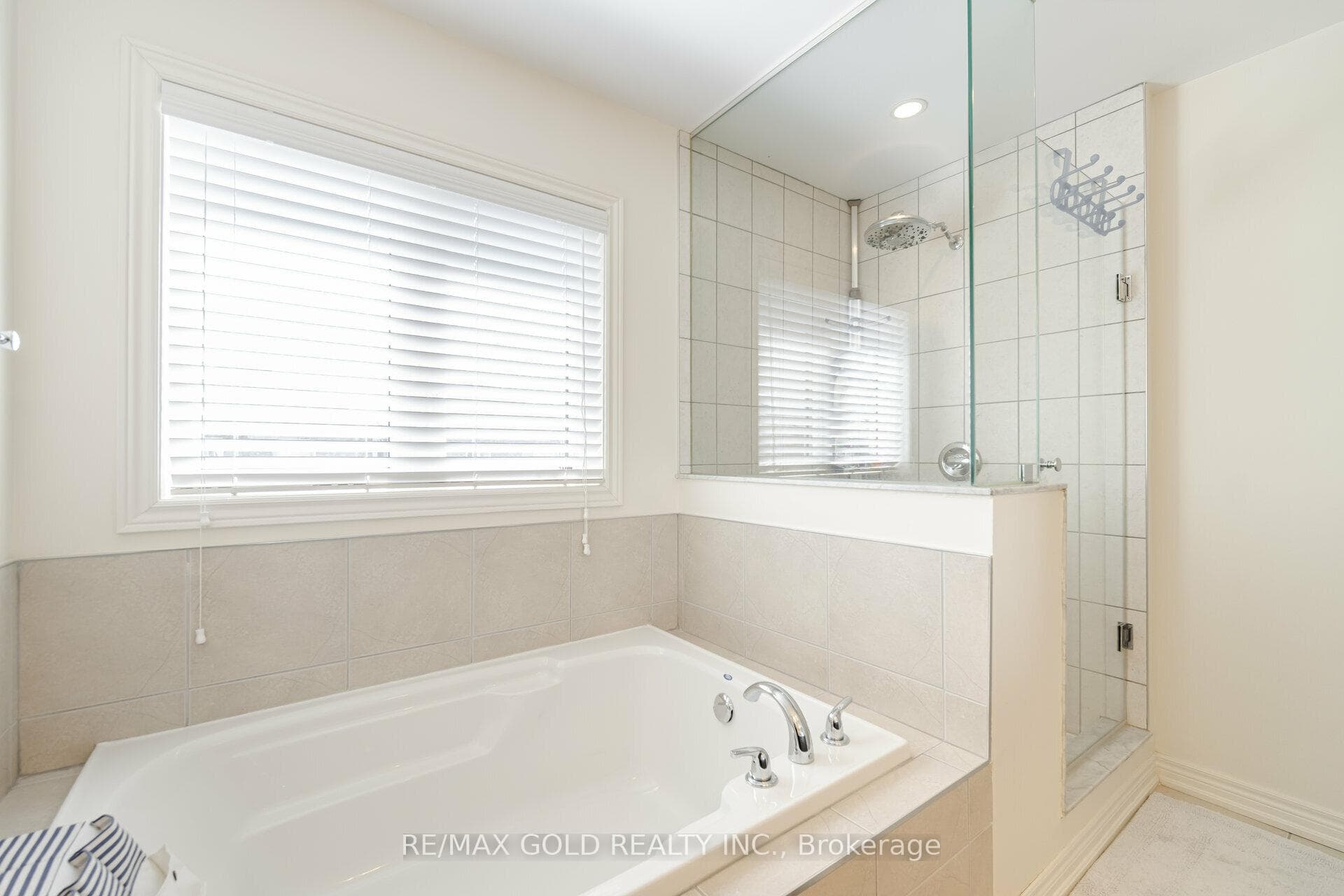 110 Chaumont Drive Unit Upper photo 15