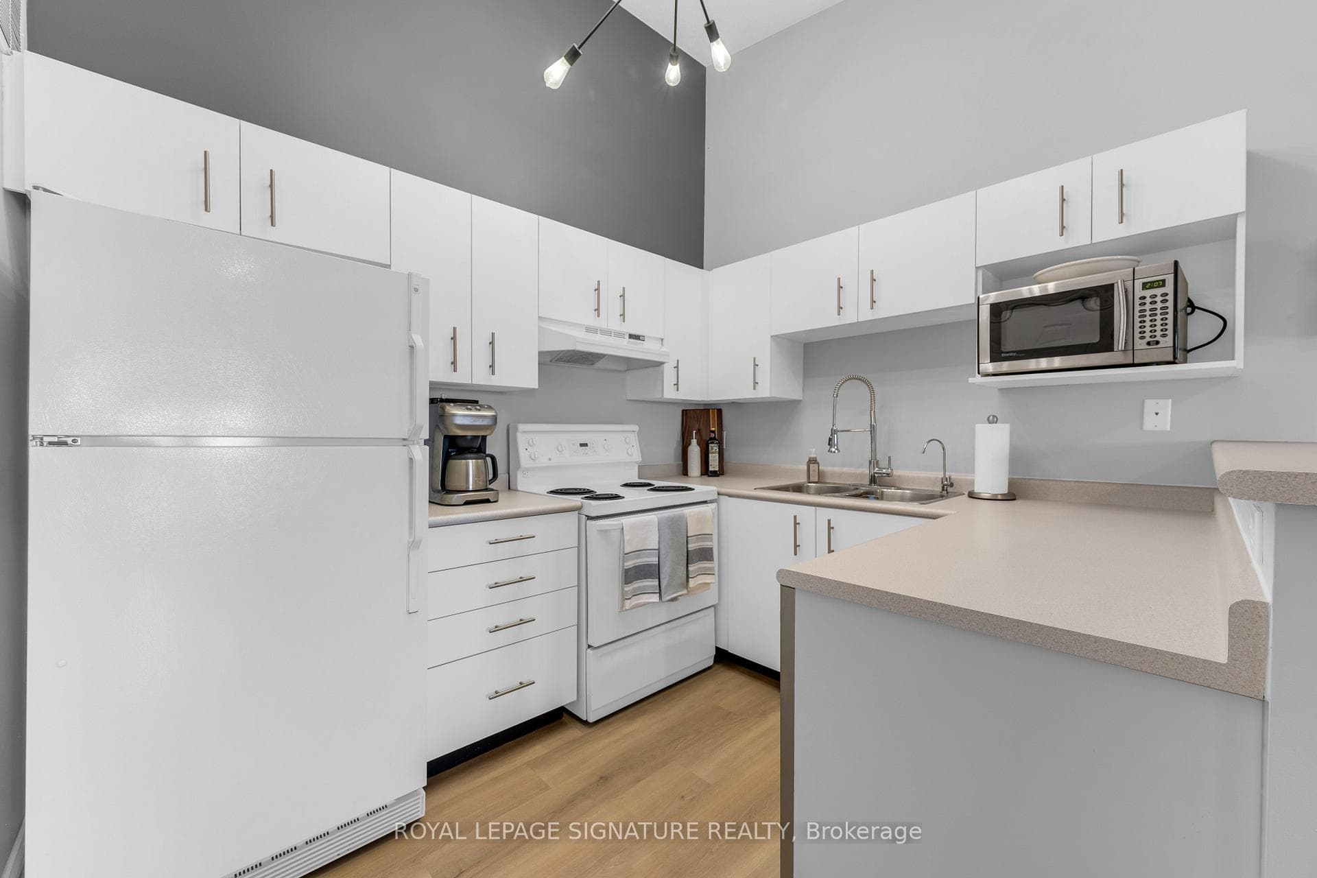 4005 Kilmer Drive Unit 410 photo 10