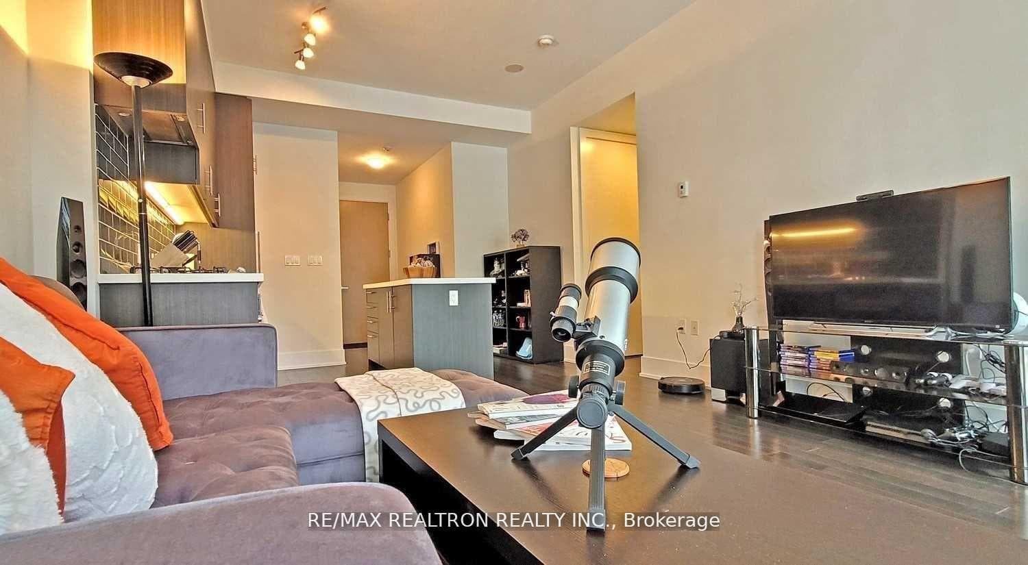 39 Queens Quay Unit 734 photo 7