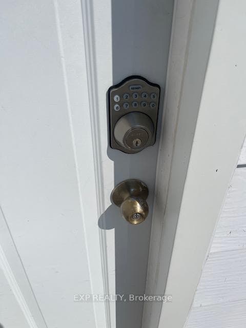 100 Harold Court photo 8