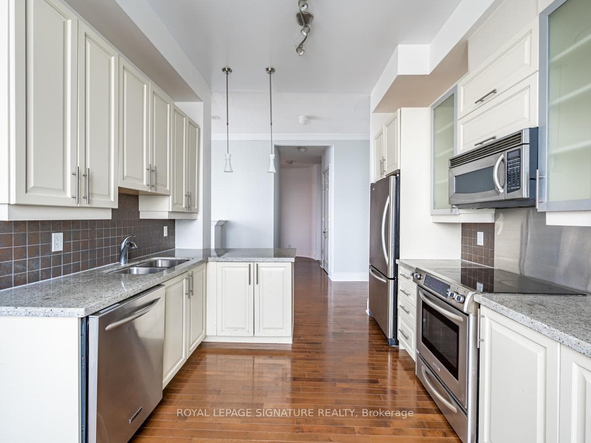 763 Bay Street Unit PH02 photo 7