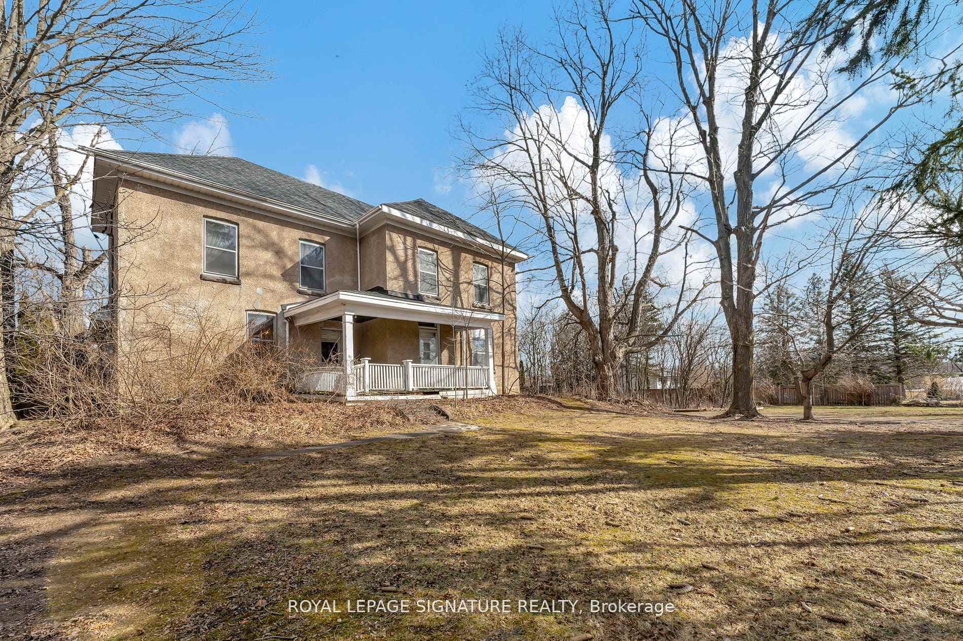 1592 Centre Road photo 8