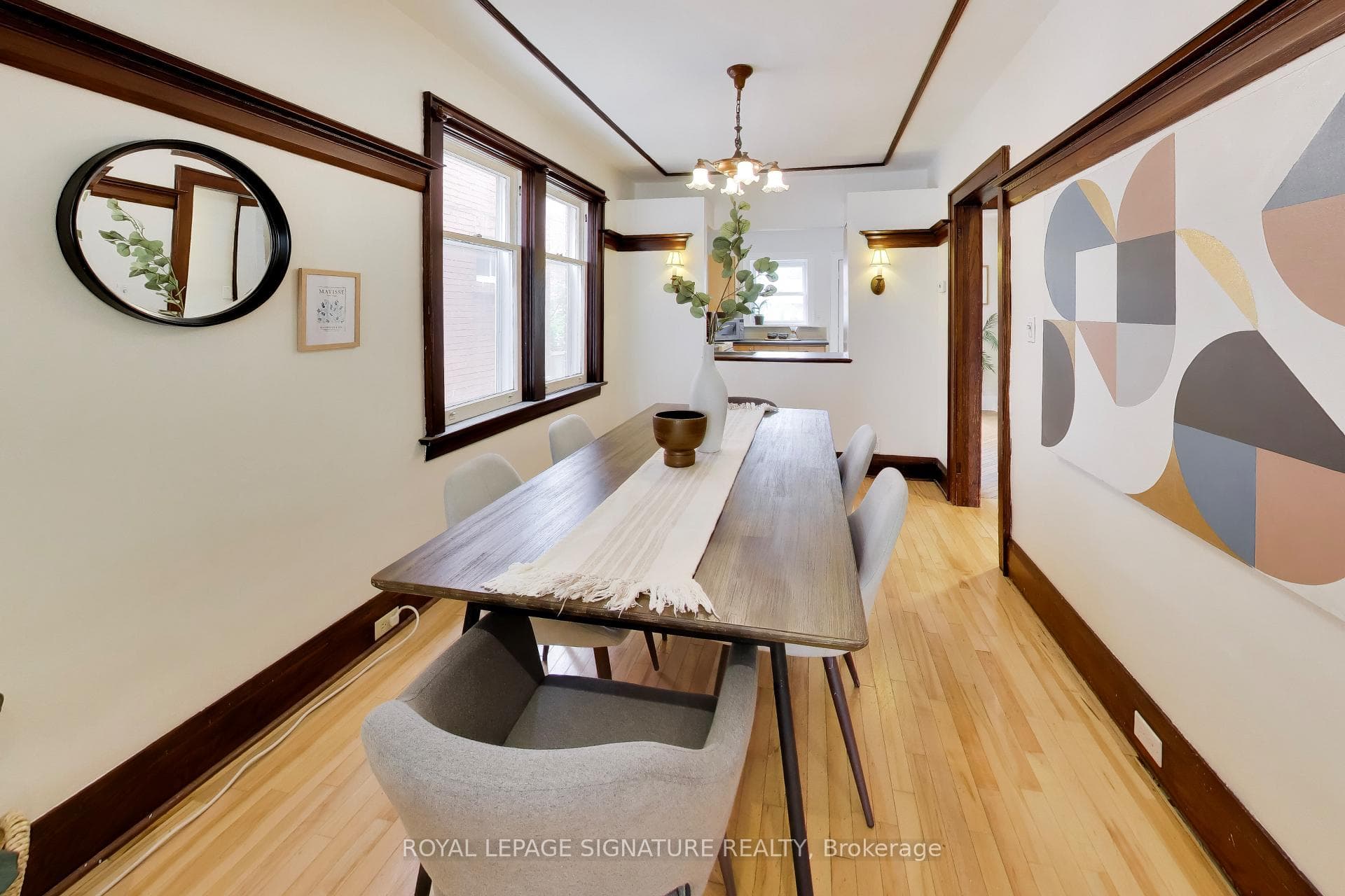 2102 Gerrard Street photo 5
