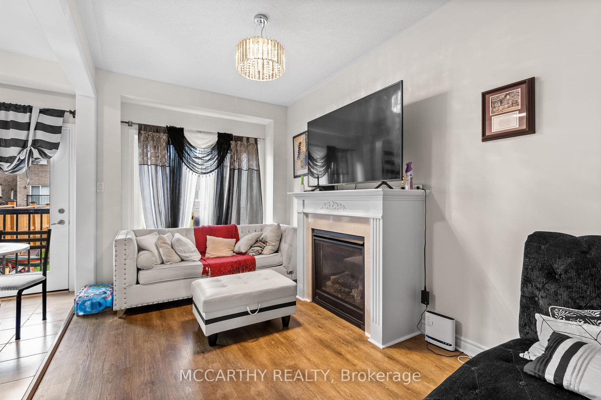 135 Seeley Avenue photo 10