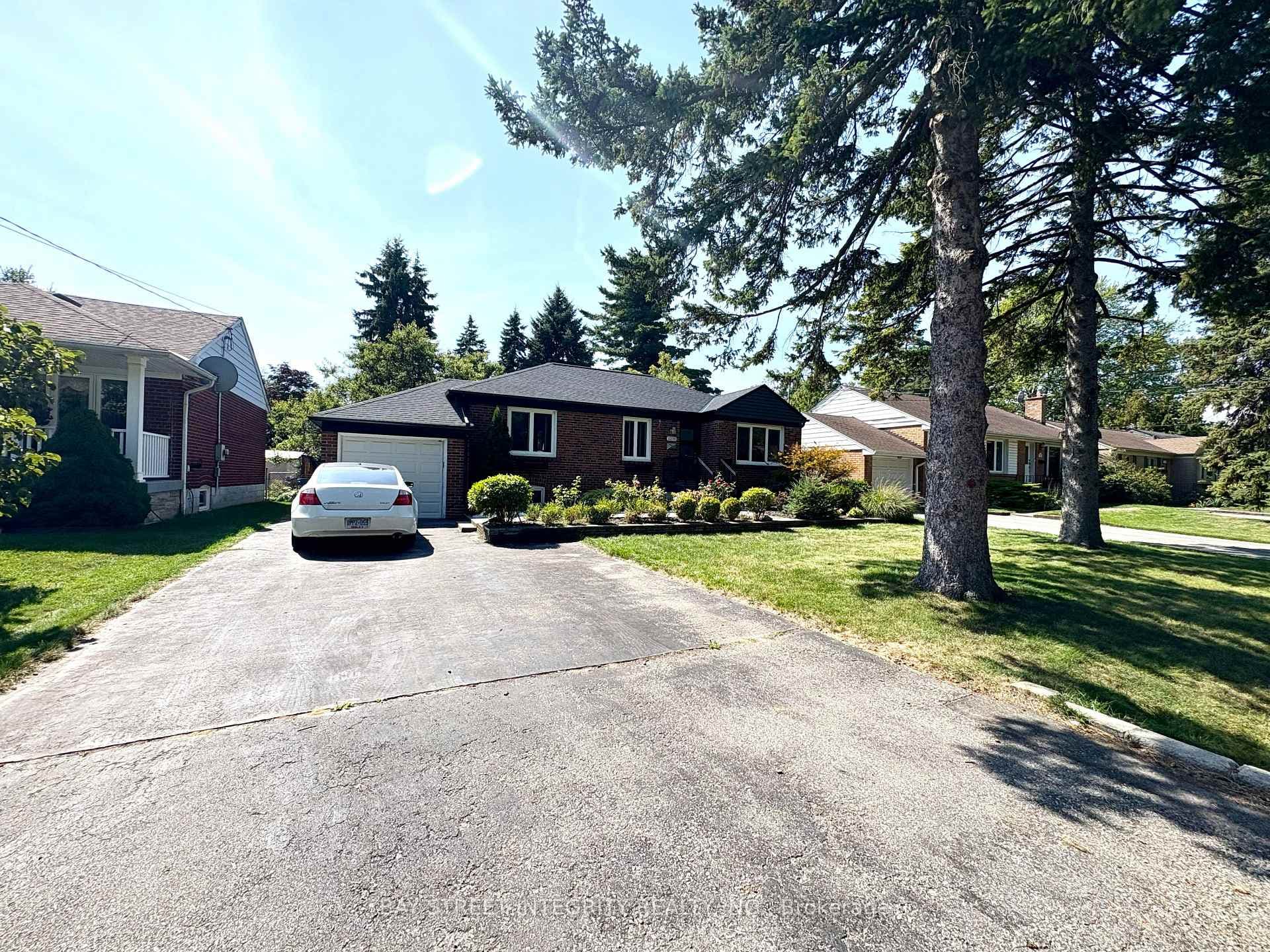 1270 Crossfield Bend photo 1