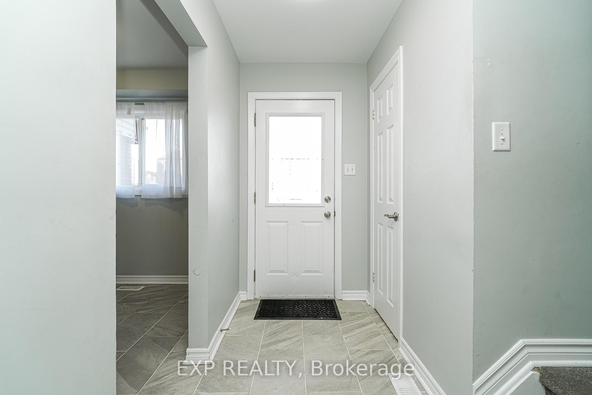 49 Forester Crescent Unit D photo 2