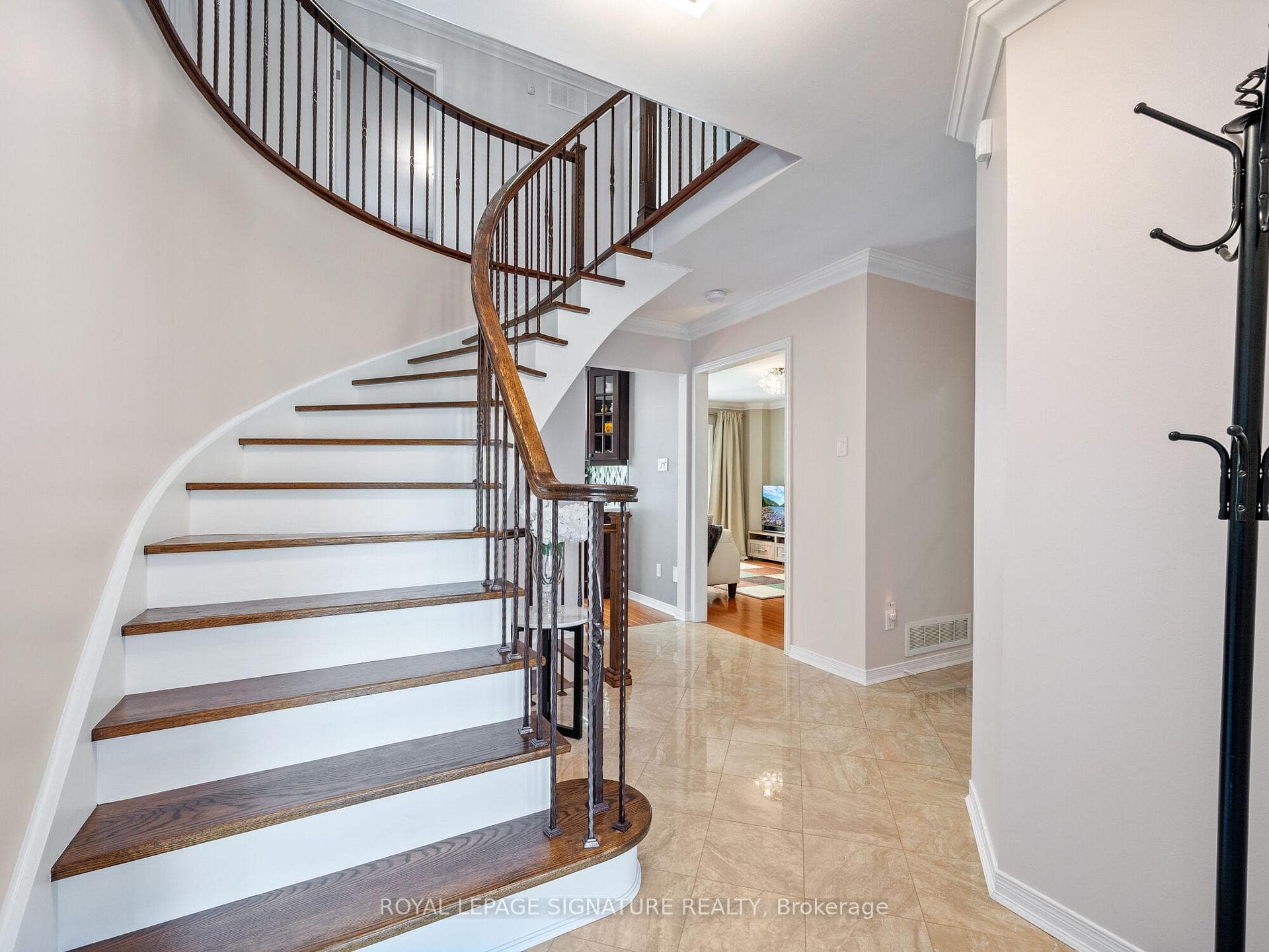 2052 Madden Boulevard photo 5