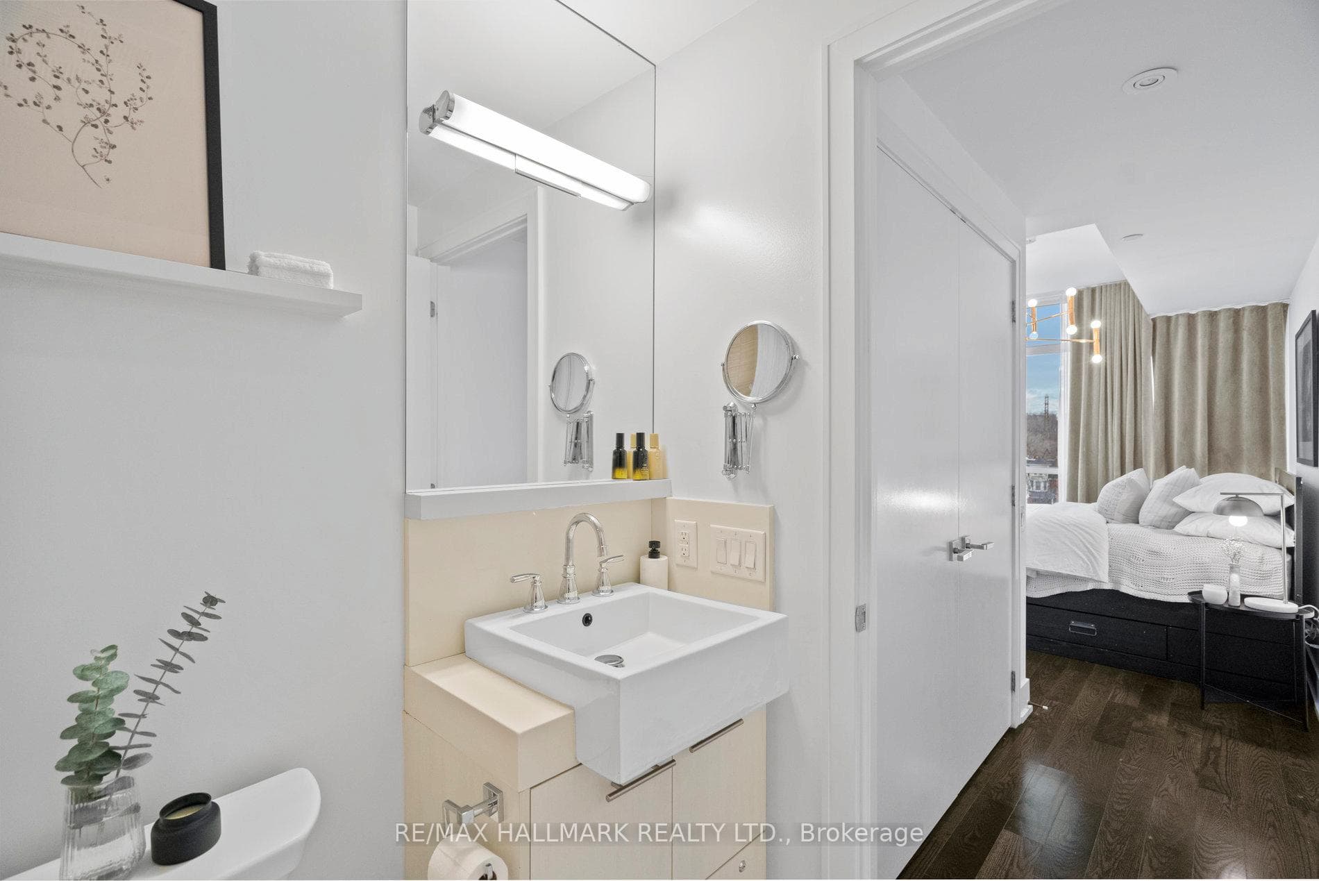 170 Avenue Road Unit 508 photo 25