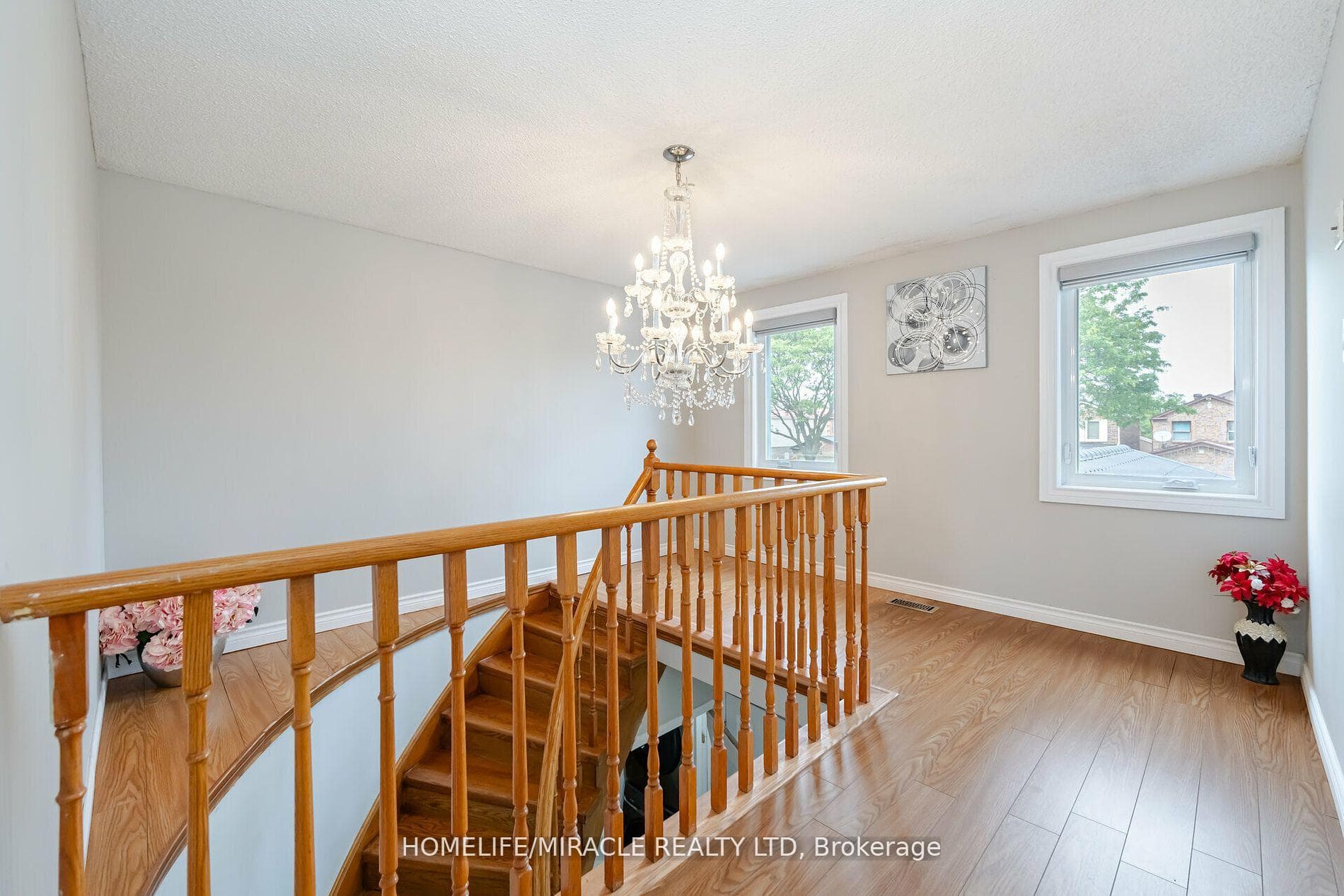 2 Lady Bower Crescent photo 22