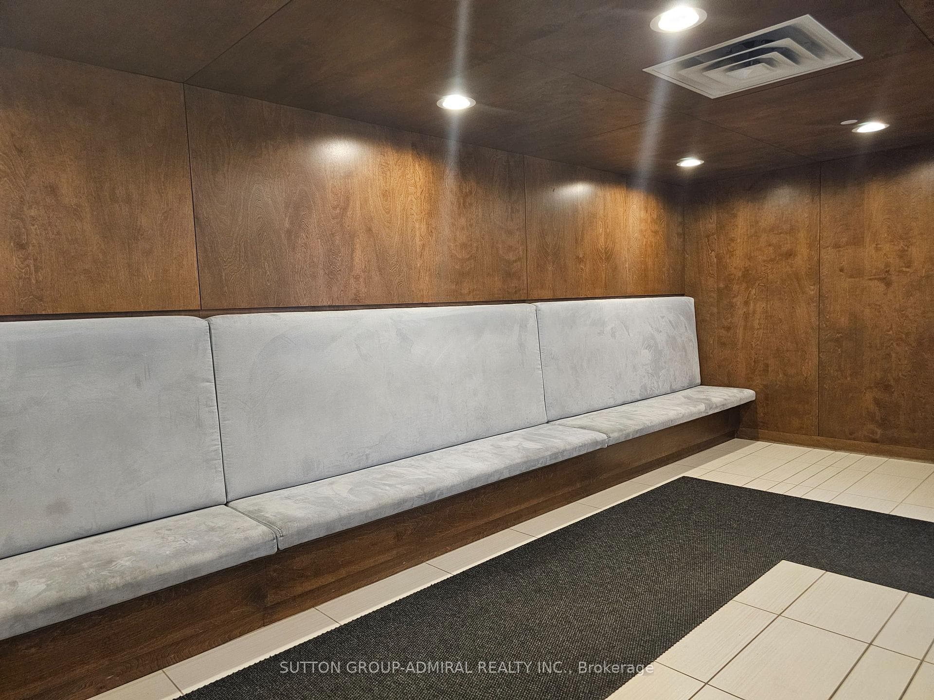 2212 Lake Shore Boulevard Unit 2507 photo 4