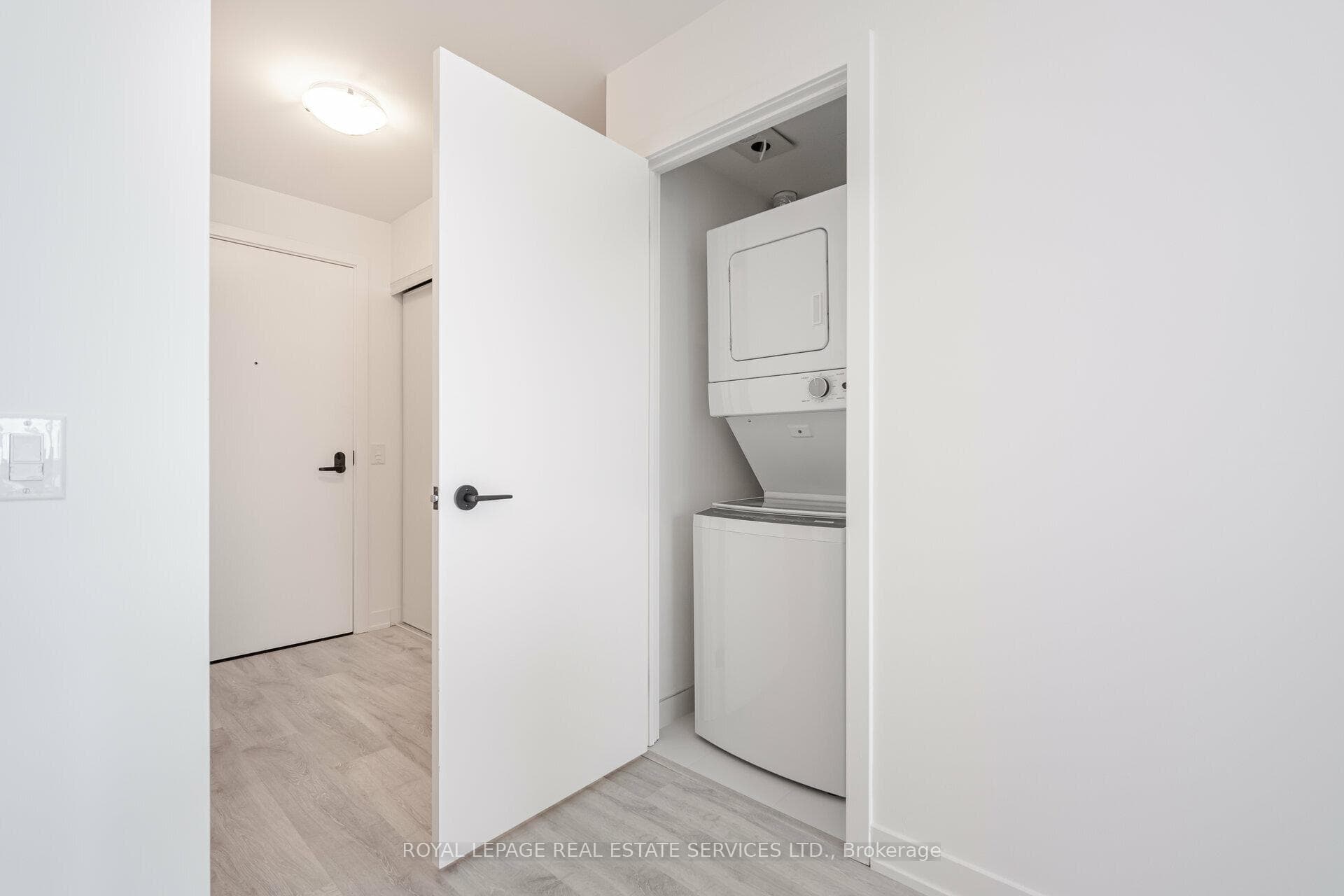 220 Missinnihe Way Unit 1411 photo 25