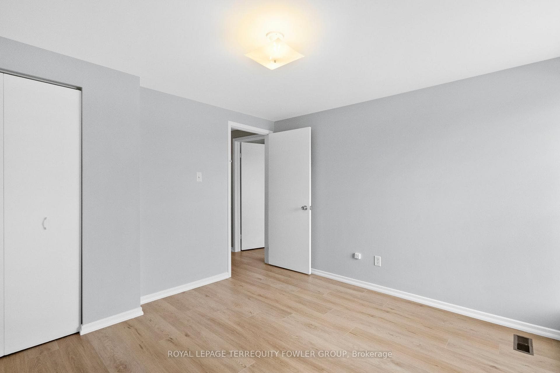 260 John Garland Boulevard Unit 224 photo 20