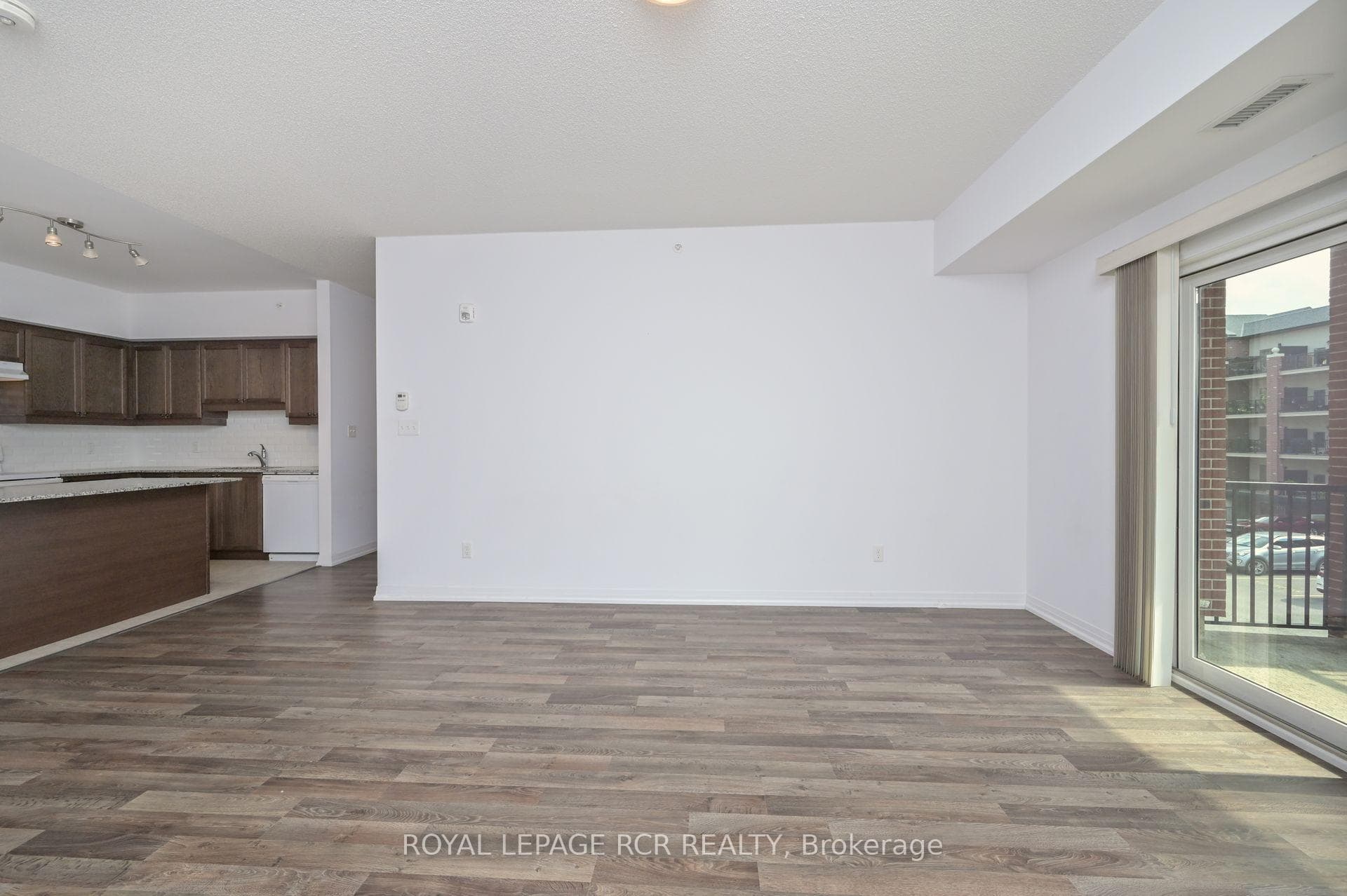 161 Wellington Street Unit 205 photo 15